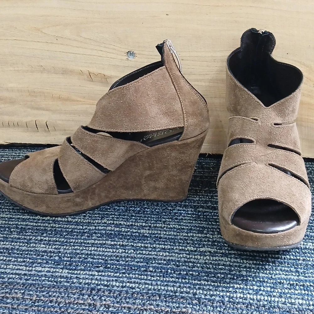 Cordani Electra Made In Italy Suede Leather Wedge Sandals Size 38 Or 8 - Picture 3 of 6